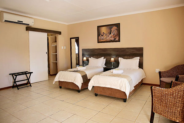 Interleading Family Unit with outdoor braai lapa area