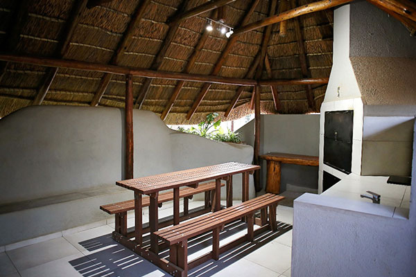 Interleading Family Unit with outdoor braai lapa area