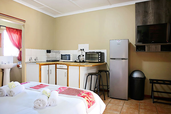 Three room, 6 sleeper family unit